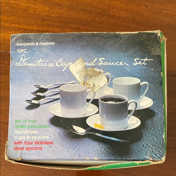 4 Espresso White Porcelain Demitasse/Expresso Cups, Saucer, & Spoon Set in Box - Picture 3 of 11